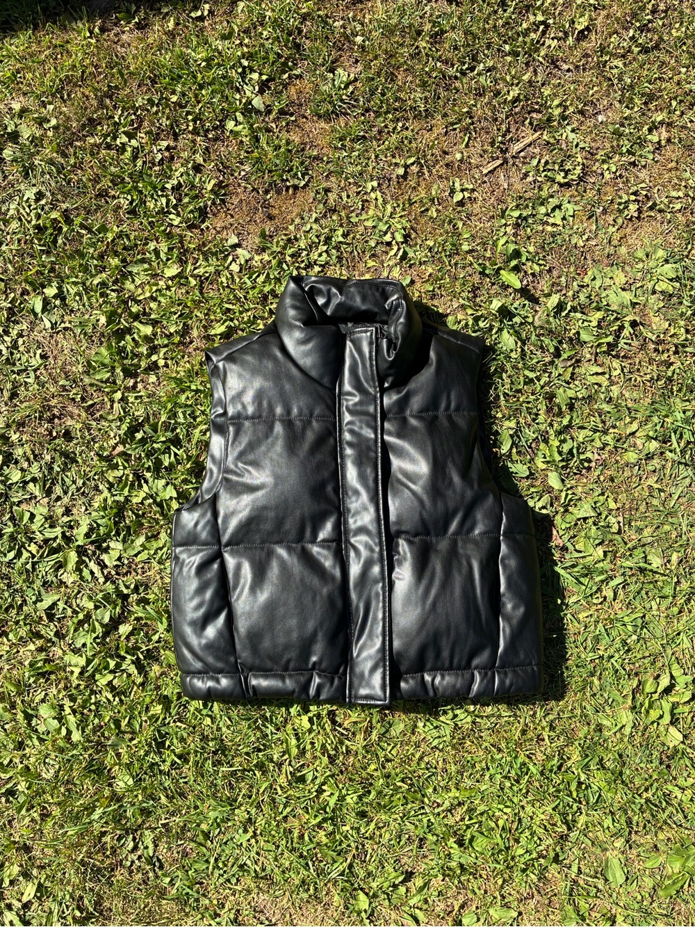 Woman’s CiSono cropped Black Puffer Vest